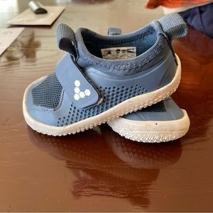 Vivobarefoot 22T